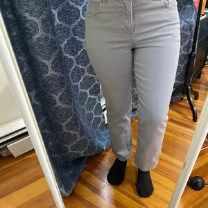 Gloria Vanderbilt Amanda Jeans in Light Gray